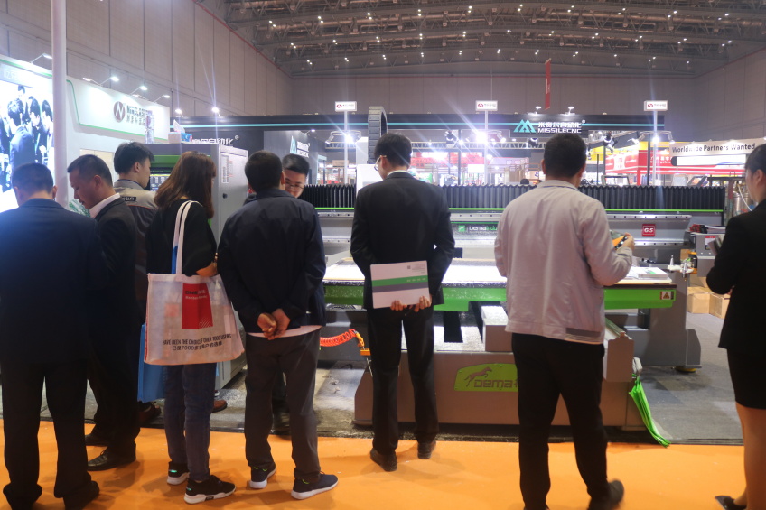 DEMA-G5迷你字加工中心参展