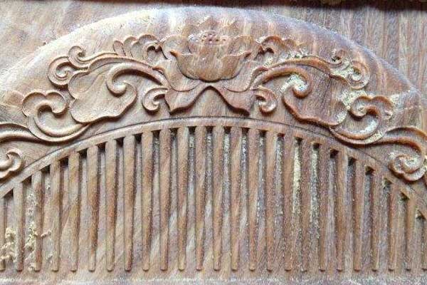 木工雕刻机雕刻的木梳 木工雕刻机雕刻的木梳