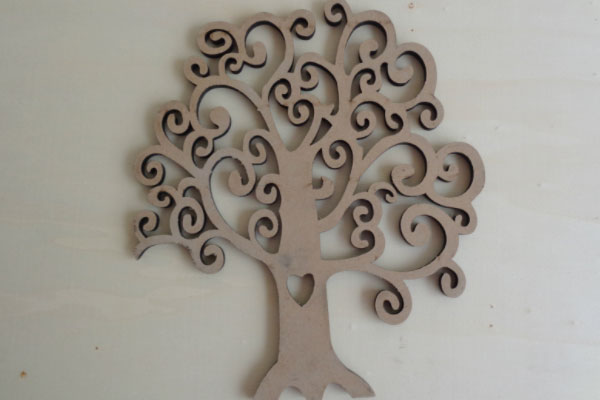 广告雕刻机切割的密度板树 广告雕刻机切割的密度板树