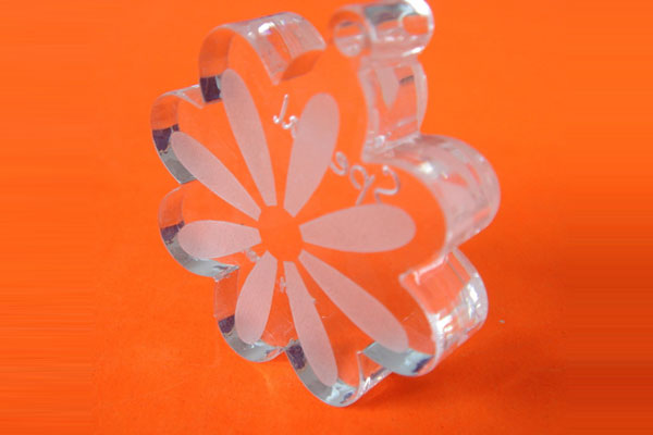 广告用雕刻机加工亚克力 广告用雕刻机加工亚克力