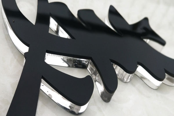 广告雕刻机切割水晶字 广告雕刻机切割水晶字