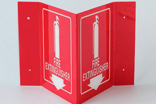 广告雕刻机加工提示牌 广告雕刻机加工提示牌