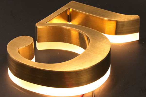 广告雕刻机加工发光金属字 广告雕刻机加工发光金属字