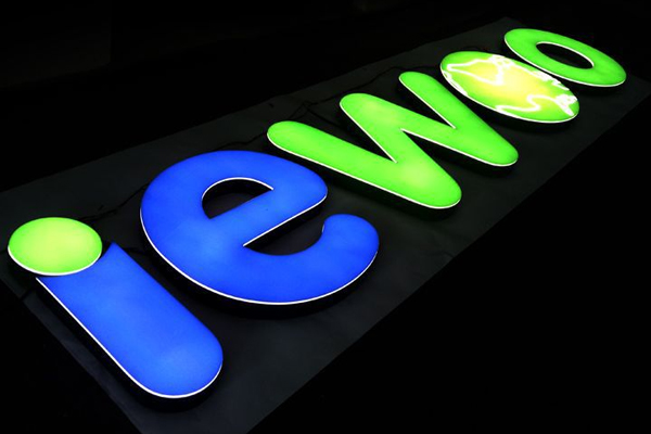 广告雕刻机加工无边框发光字 广告雕刻机加工无边框发光字