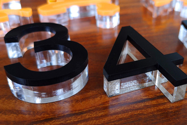 广告雕刻机加工水晶字 广告雕刻机加工水晶字