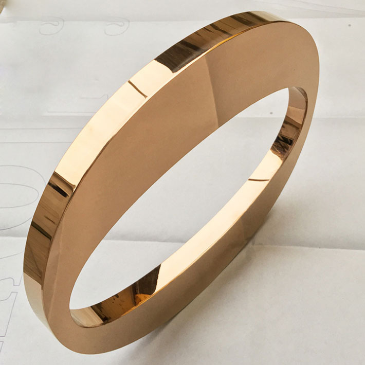 雕刻出来的字母 雕刻出来的字母