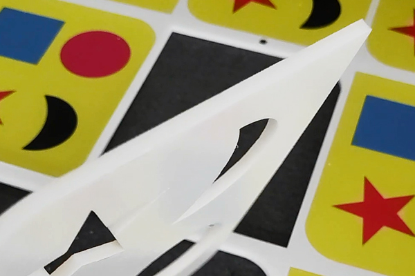 得马Z3高速巡边雕刻机切割的kt板 得马Z3高速巡边雕刻机切割的kt板