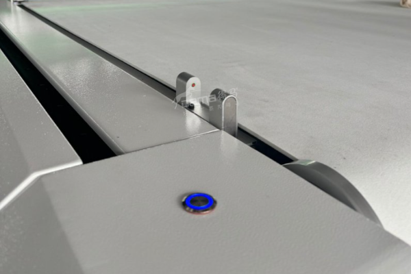 得马F11高速巡边裁切机激光对刀仪 得马F11高速巡边裁切机激光对刀仪