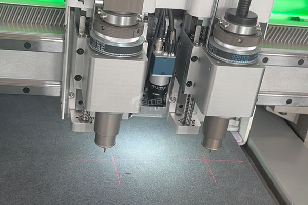 得马F11高速裁切机
