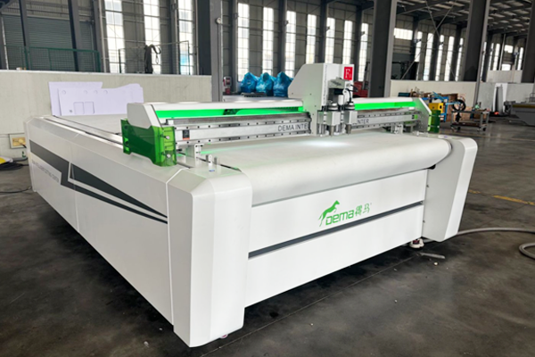 得马F11高速裁切机