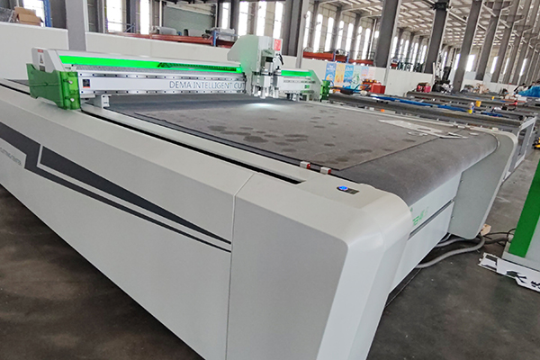 得马F11高速裁切机 得马F11高速裁切机