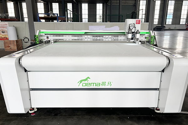 得马F11高速裁切机 得马F11高速裁切机