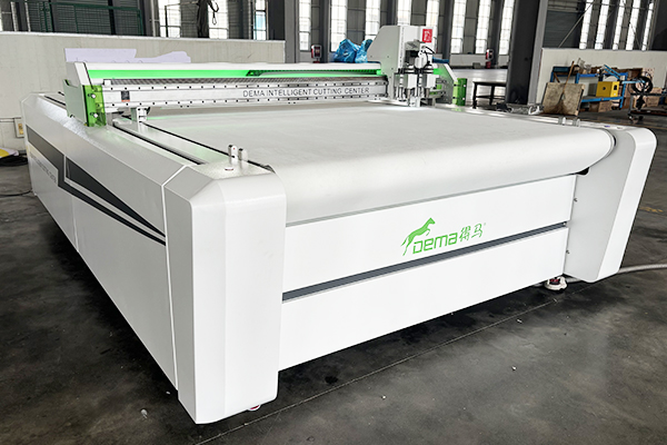 得马F11高速裁切机 得马F11高速裁切机