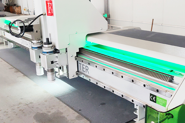 得马F11高速裁切机 得马F11高速裁切机