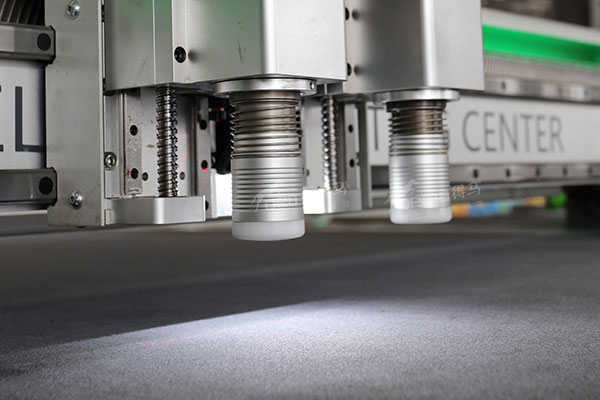 得马F11高速裁切机 得马F11高速裁切机